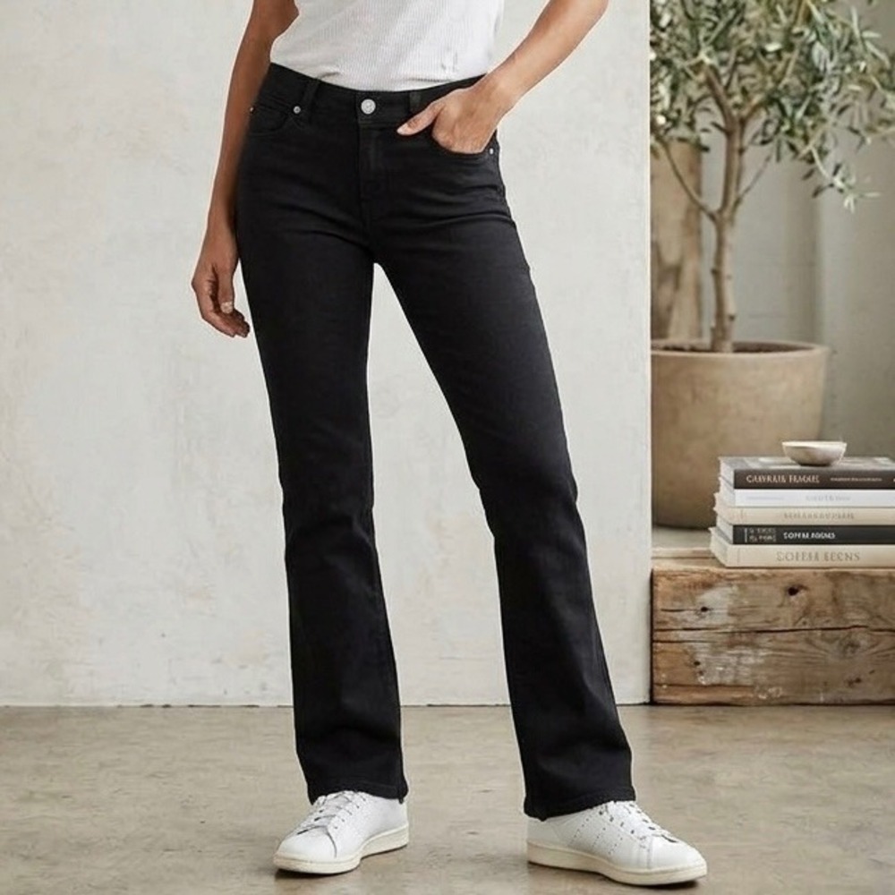 DL1961 Cindy Slim Bootcut Jeans in Riker Black -Size 29 - 30" Waist & 34" Inseam